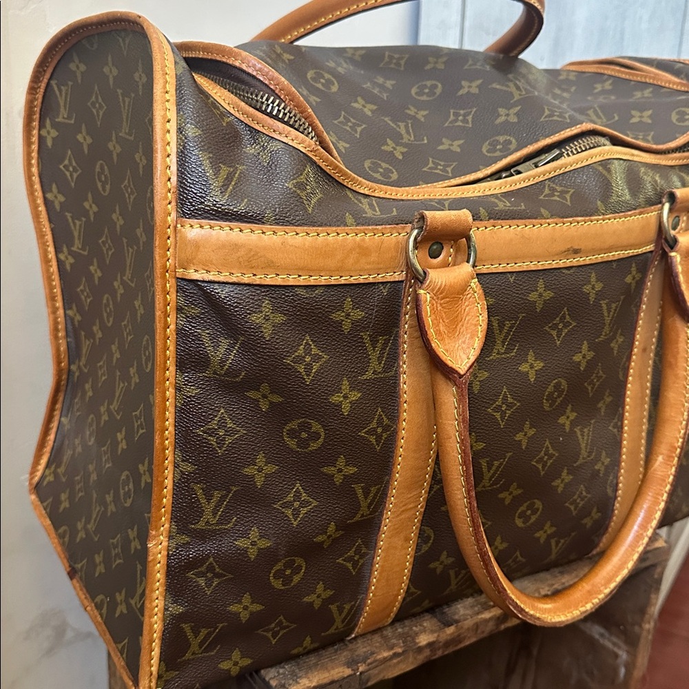Vintage (1982) Louis Vuitton Brown and Tan Monogram Travel Bag - Picture 4 of 16
